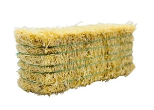 ARTISANAL - Balle de paille avec lien vert - carrée - 7,8 x 3 x 2,9 cm - 1/32... - Picture 1 of 7