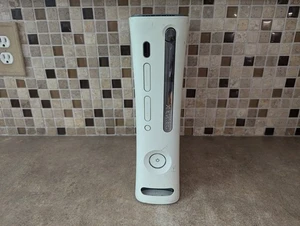MICROSOFT XBOX 360 WHITE CONSOLE - Picture 1 of 6