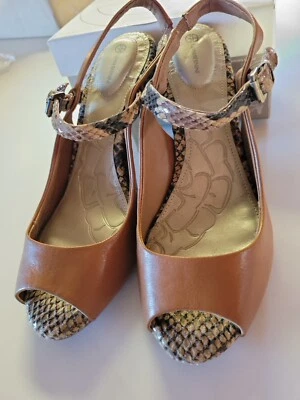 NEW in BOX-GIANI BERNINI SNAKESKIN sling back PEEP toe VIVIANA TAN HEELS Size 8  - Image 1 of 4