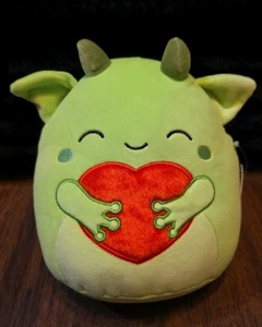 RARO Squishmallow Fitzy il Goblin San Valentino 2025 che tiene cuore sfocato 8 pollici - Foto 1 di 3