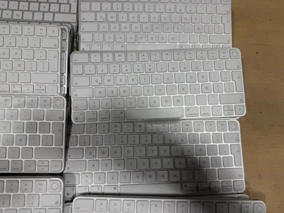 *Wholesale Lot of 25* APPLE Wireless Keyboards International SPANISH NEW - Image 1 of 4
