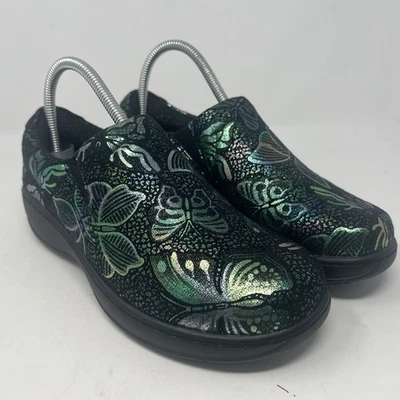 Zuecos de enfermería Spring Step sin cordones talla 7 zapatos negros metálicos con mariposas Foto 1 de 4