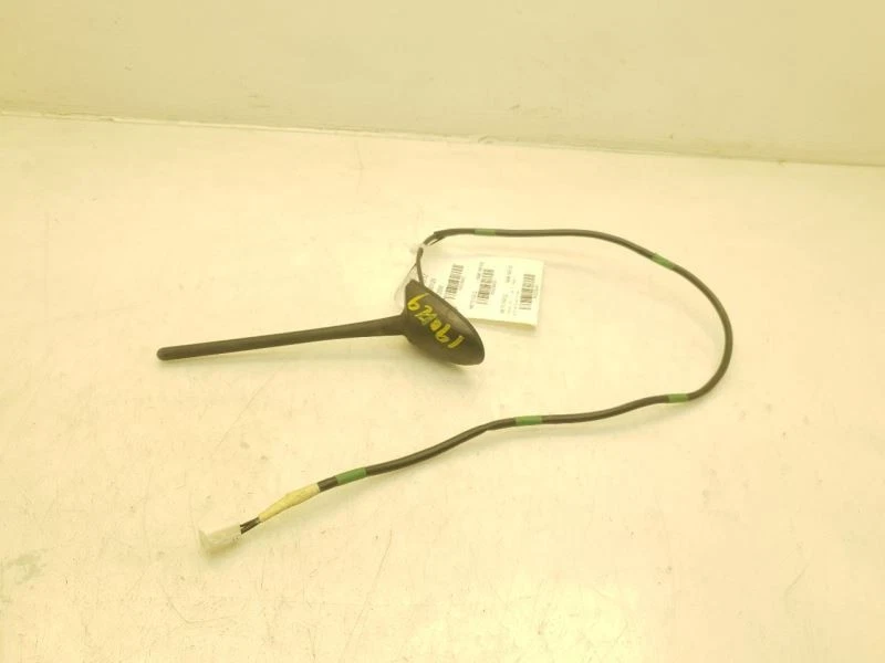 12 ANTENAS MONTADAS EN TECHO TOYOTA YARIS Foto 1 de 4