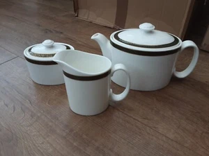 Royal Doulton Green and Gold Gilt Tea Pot, Milk Jug and Sugar Basin - Picture 1 of 11