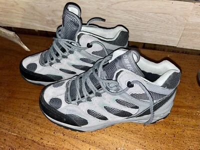 Hi-Tec 22108 Women’s 10M NWOT - Image 1 of 4