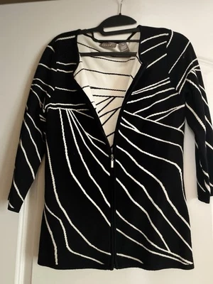 Kenar 女式黑色白色开衫拉链毛衣 M 码 — 第 1/2 张图片