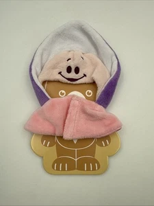 Disney Store Japan: UniBEARsity Plush Keychain Outfit: Young Oyster (AAA) - Picture 1 of 2