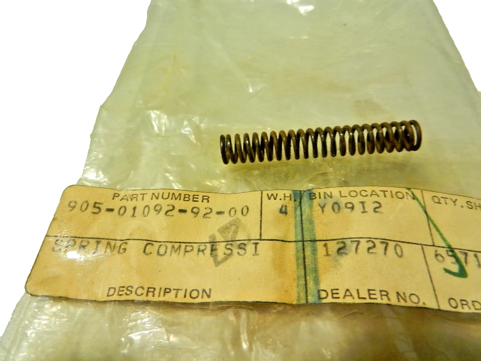 Mola de compressão NOS Yamaha 1986-1992 DT50 1987-1988 YSR80 90501-09292 - Imagem 1 de 1