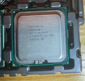 Pentium 4 D 965 Extreme Edition 3.73Ghz LGA775 1066Mhz FSB 4MB SL9AN Rare Retro - Picture 1 of 1