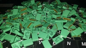 100x NUEVOS CONDENSADORES VISHAY ERO MKT 1822 22nF 400V POLIÉSTER! ¡TONO DE GUITARRA! - Imagen 1 de 2