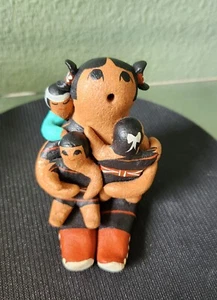 COCHITI Künstler OLIVIA QUINTANA Indianer PUEBLO Keramik GESCHICHTENERZÄHLER Puppe - Bild 1 von 10