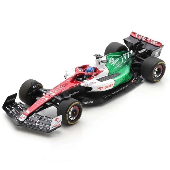 Alfa Romeo F1 Team Orlen C42 Azerbaijan GP 2022 Valtteri Bottas 1:18 con Vetrina - Immagine 1 di 1