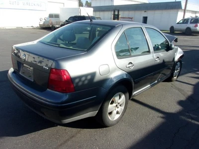 Used Power Steering Pump fits: 2003 Volkswagen Jetta SW Canada ZF manufactured G - Image 1 of 4