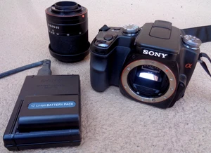 SONY ALPHA DSLR-A100 10.2MP DIGITAL SLR CAMERA BATT CHG 2GB MEM TESTED WORKING - Picture 1 of 12