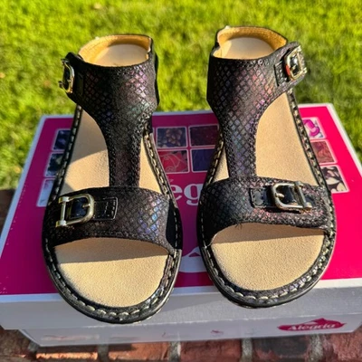 Sandalias de cuña ALEGRIA by PG LITE LAR-582 talla 37 con tiras negras piel de serpiente nuevas en caja Foto 1 de 4