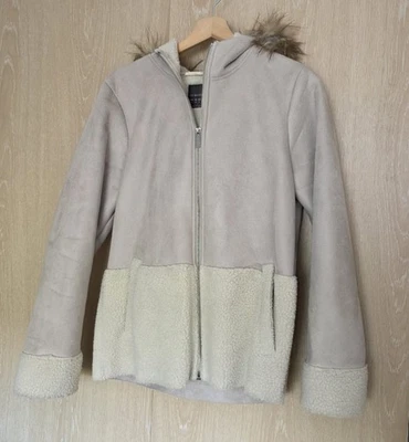 Winter Women's Faux Lamb Fur Coat, Beige, Size  12, Zipper, and Pockets. - Image 1 of 4