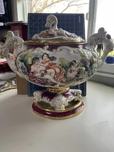 XL Italian Capodimonte porcelain Centerpiece Tureen - Picture 1 of 12