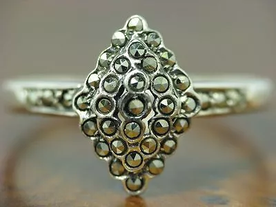 925 Argento Sterling Anello Con Marcasite Ricoperto / Vero Argento / Rg 58/2,4g - Immagine 1 di 3
