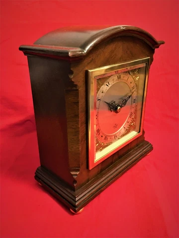 Old Vintage Elliott Bracket Mantel Clock 8 Day Movement Cover