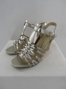 ISAAC MIZRAHI WOMENS SIMMER GOLD LEATHER WEDGE SLINGBACK SANDALS 9W NEW - Picture 1 of 6