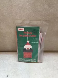 Vintage FELT ORNAMENT KIT #208-4 Titan Holiday Needlecrafts 4” Santa In Chimney - Picture 1 of 2