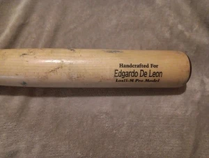 Edgardo De Leon Game Used Cracked Bat Chicago Cubs - Picture 1 of 11