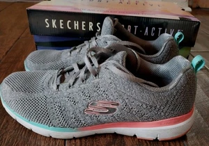 Skechers Women’s Shoes Air Cooled Memory Foam 9.5M Lightweight Walking Sneakers - Picture 1 of 9