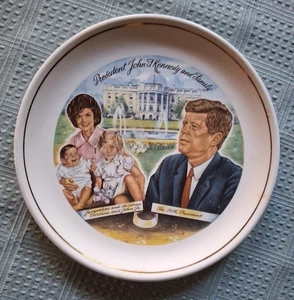 John F. Kennedy 35th President Plate White House Jacqueline Caroline John Jr HTF - Picture 1 of 9