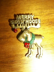 MERRY CHRIST MOOSE PIN - NEEDLE - Picture 1 of 2