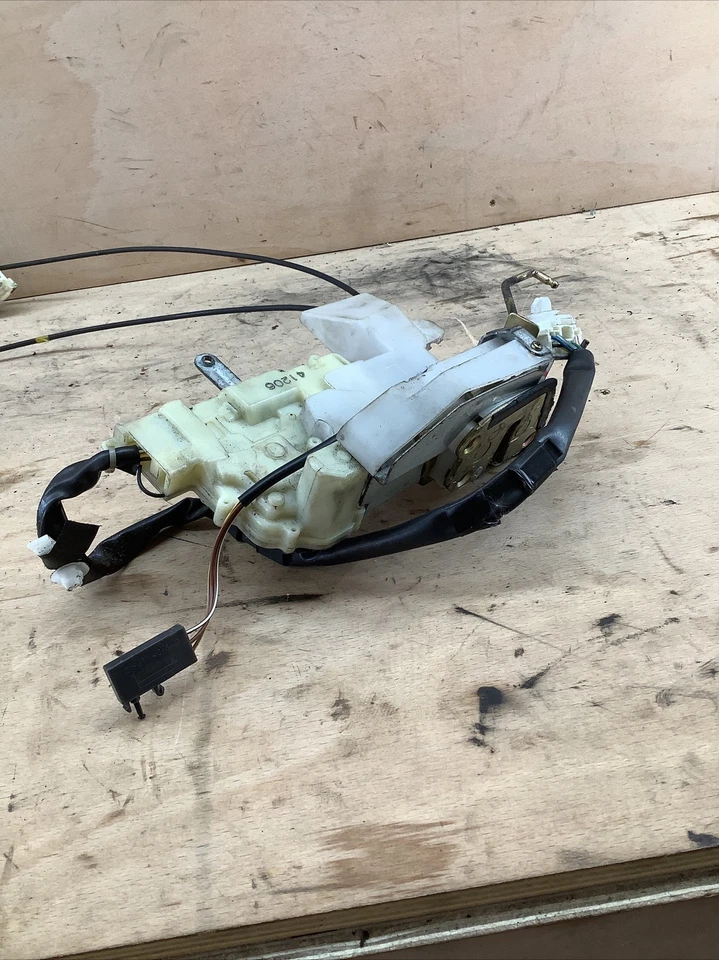 Toyota Celica 2001 cerradura de puerta de pasajero Foto 1 de 1