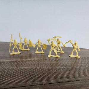 6 Skeleton Warriors Army Men Plastic Mini Figures Soldiers Lot - Picture 1 of 11