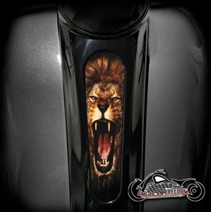 HARLEY DAVIDSON 8 INCH DASH INSERT STREET GLIDE & ROAD GLIDE - LION - Picture 1 of 1