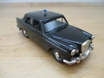 Lansdowne Models LDM6b; 1961 Wolseley 6 Police car; black ;  MB - Image 1 of 4