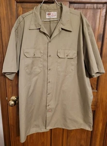 Dickies Hemd Herren 2XL Beige Hellbraun Kurzarm Knopfleiste Arbeit  - Bild 1 von 4