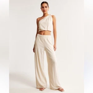 Conjunto de Pantalón Abercrombie & Fitch Arrugado Texturizado Un Hombro Nudo Crema Talla XS - Imagen 1 de 9