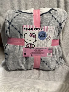 Sanrio Hello Kitty Halloween Katzenkostüm mit Spinnennetzen Plüsch Überwurf Decke - Bild 1 von 3