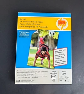 Papier fotograficzny HP® Advanced 5" x 7" błyszczący - 60 arkuszy - nowy i zapieczętowany - Zdjęcie 1 z 4