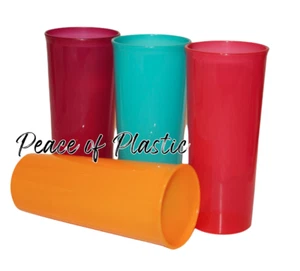 Tupperware Set di 4 tazze impilabili lati dritti 16 once multicolore - Foto 1 di 3