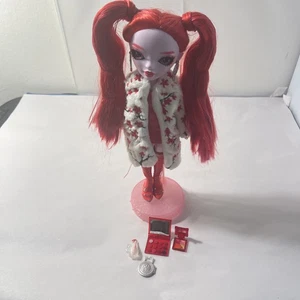 Rainbow High Shadow High Rosie Redwood Doll with Stand & Outfit & Accessories - Picture 1 of 16