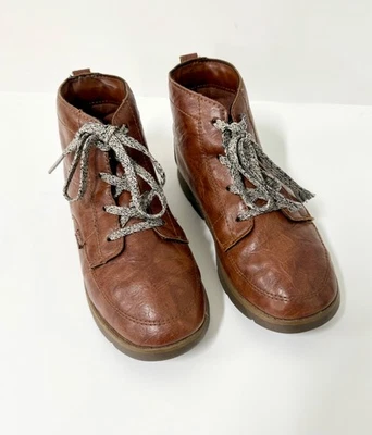 Boy's OshKosh B'gosh PIERCEB-OY Brown Faux Leather Lace-Up Chukka Boot Shoe Sz 3 - Image 1 of 4