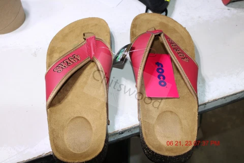 San Francisco 49ers NFL Foco Sandals Flip Flops Men's M (11) NWT Cover