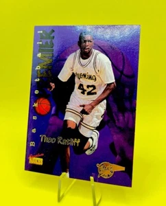 Theo Ratliff 1996 Signature Rookies- College Wyoming *Gold - Bild 1 von 5