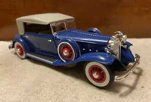 Road Signature 1:32 Scale Diecast Blue 1932 Chrysler Lebaron Touring Car - Picture 1 of 10