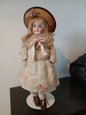 ancienne poupée tête porcelaine - Photo 1/4