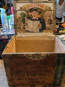 *MOLTO RARO* TIMBRO FISCALE SCATOLA SIGARI SNYDER'S OLD JUDGE 2/5 centesimi HAMPSTEAD, MD WOW - Foto 1 di 9
