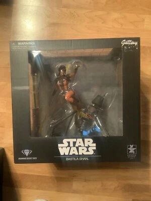 Bastila Shan Star Wars KOTOR Gentle Giant Statue, Diamond Select, NEW, SEALED - Image 1 of 4