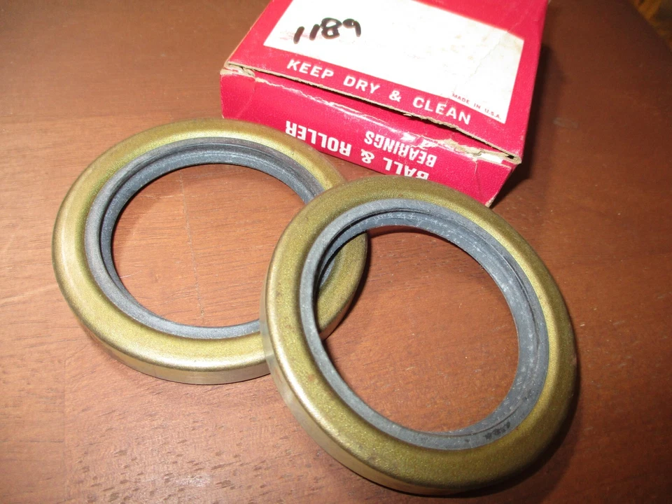 1969 1970 1971 + TOYOTA CROWN + Front Wheel Inner Axle Seals + NOS Foto 1 de 1