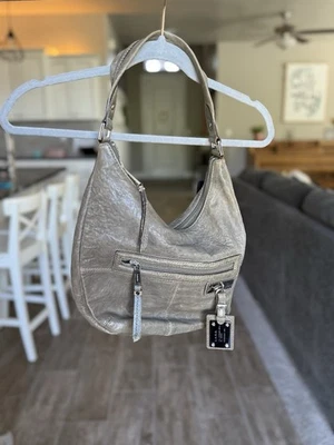 Raro L.A.M.B. Bolso de Hombro Hobo de Cuero Metálico “Lucille” Nuevo con Etiquetas Gwen Stefani $298 Foto 1 de 4