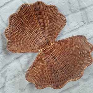 Vintage Wicker Clam Shell Hinged Basket Woven Seashell Brown Coastal Cottage - Picture 1 of 7