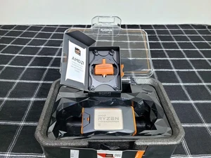 AMD Ryzen Threadripper 2950X 3,5Ghz, 16-rdzeniowy procesor z pudełkiem, adapterem i narzędziem - Zdjęcie 1 z 4